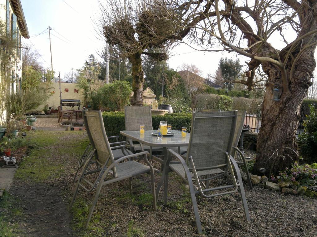 La Maison Jaune Bed & Breakfast Bouresse Exterior photo